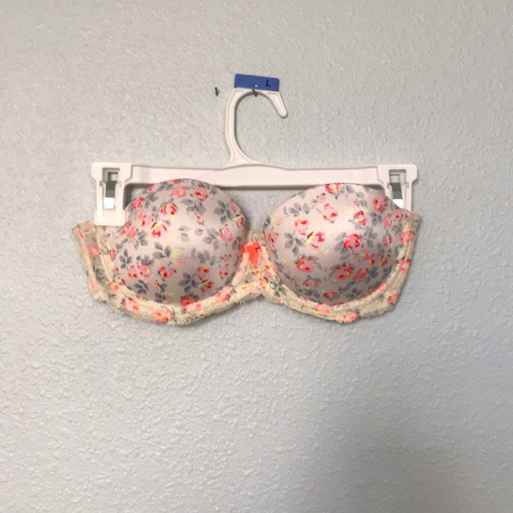 Strapless push-up bra